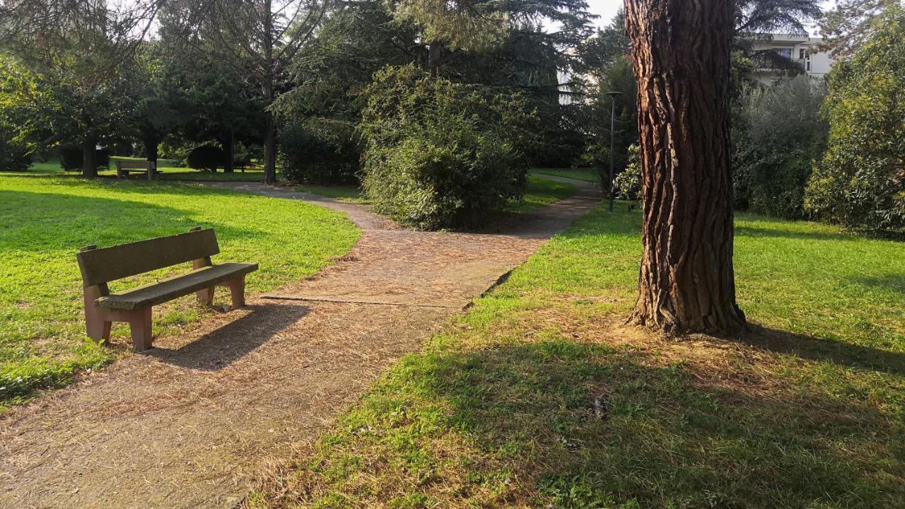 Appartement Toulouse Blagnac Aéroport IUT Parking Proche de toutes commodités Belle terrasse Netflix Extérieur photo